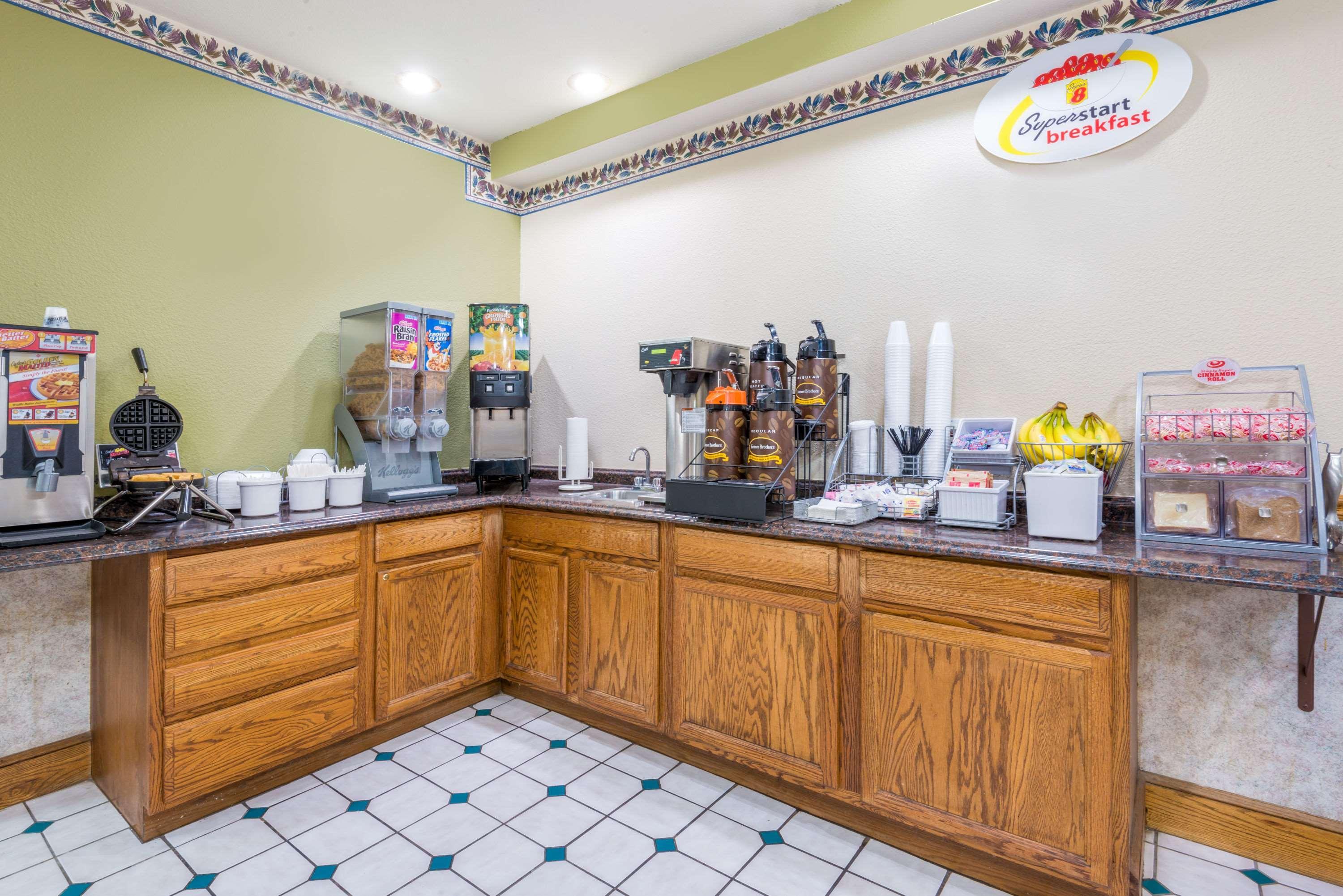 Super 8 By Wyndham Platte City Kansas City Area Εξωτερικό φωτογραφία