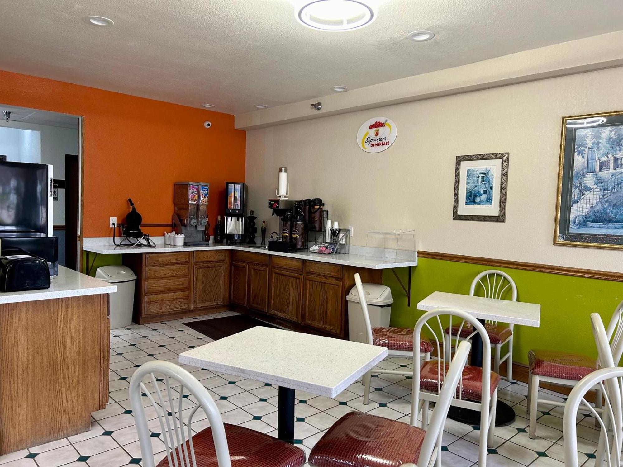 Super 8 By Wyndham Platte City Kansas City Area Εξωτερικό φωτογραφία